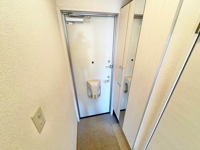 物件内観写真14　(玄関)