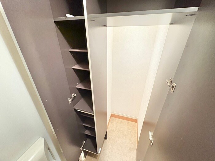 物件内観写真15　(靴箱)