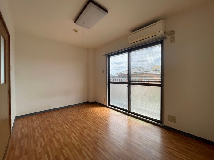 物件内観写真10　(居室)