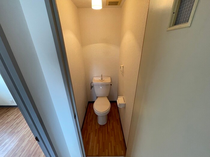 物件内観写真14　(トイレ)