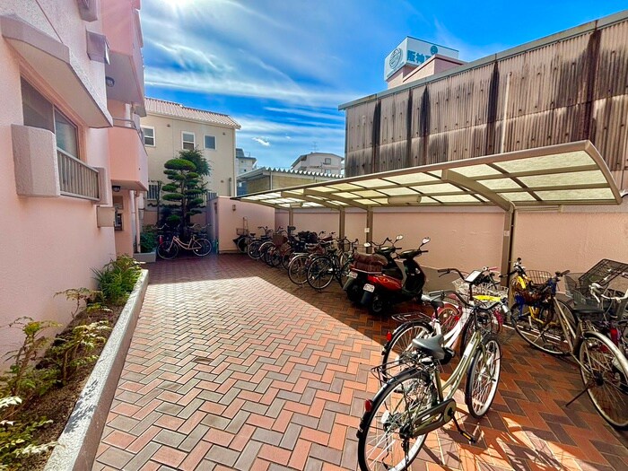 物件外観写真6　(駐輪場)