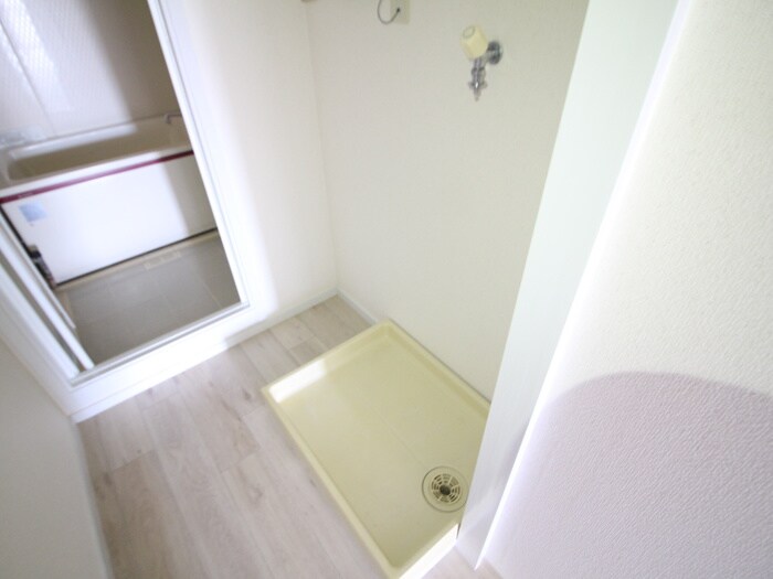 物件内観写真16　(洗濯機置場)