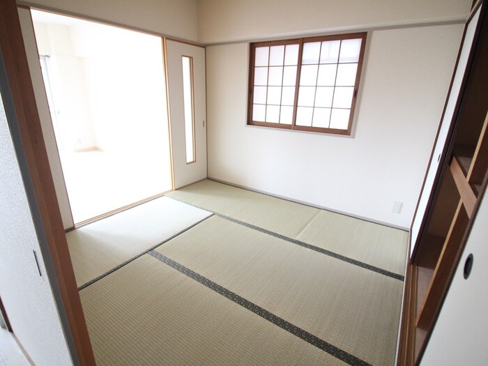 物件内観写真18　(居室)