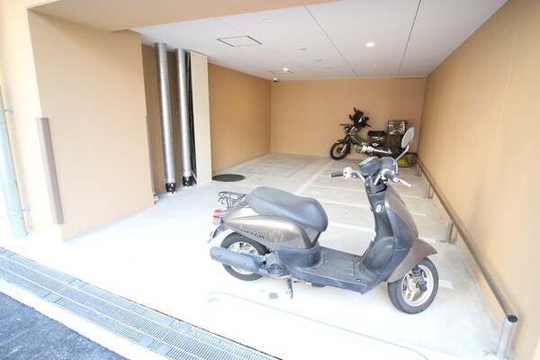 バイク置き場