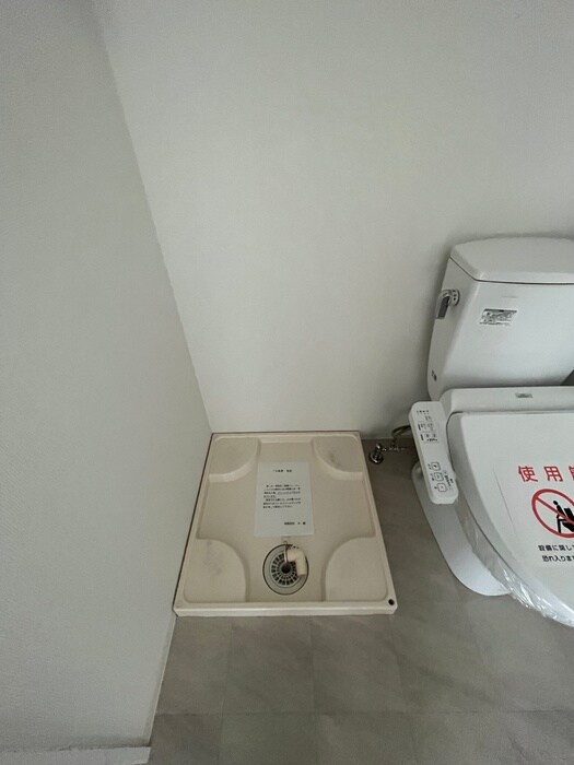 物件内観写真11　(洗濯機置場)