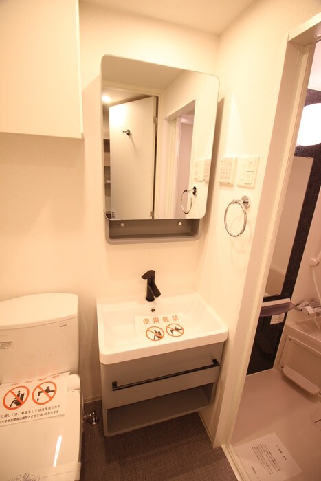 物件内観写真11　(洗面)