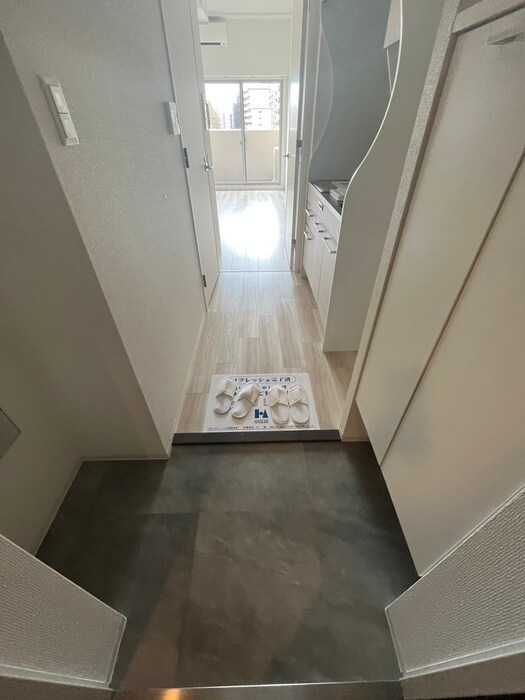 物件内観写真18　(玄関)