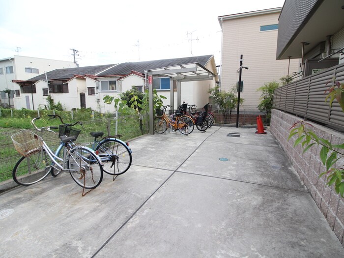 物件外観写真6　(駐輪場)