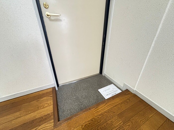 物件内観写真15　(玄関)