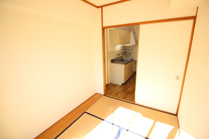 物件内観写真8　(居室)