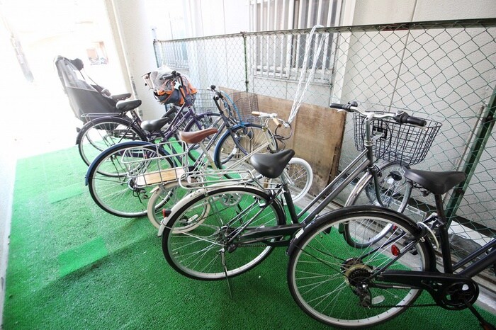 物件外観写真5　(駐輪場)