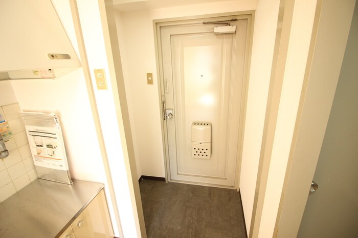 物件内観写真18　(玄関)