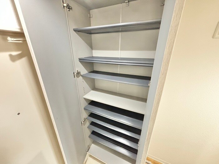 物件内観写真17　(靴箱)