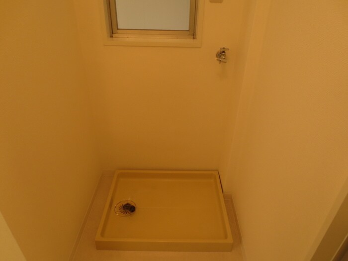 物件内観写真13　(洗濯機置場)