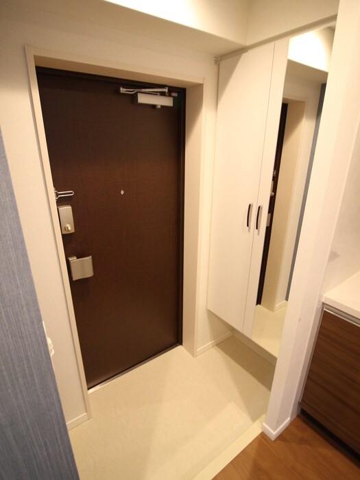 物件内観写真13　(玄関)
