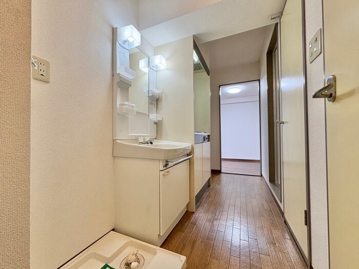 物件内観写真16　(廊下)