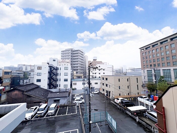 物件内観写真17　(室内からの展望)