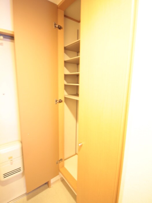 物件内観写真8　(玄関)