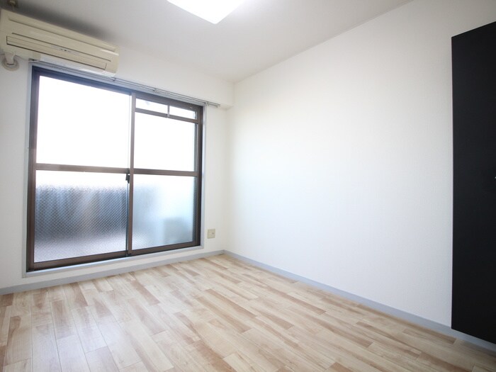 物件内観写真4　(居室)