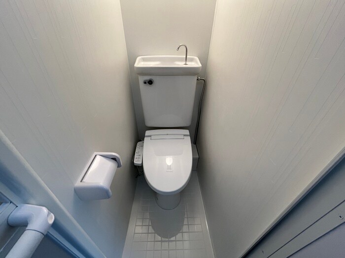 物件内観写真8　(トイレ)