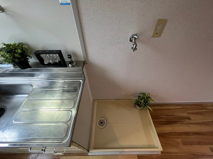 物件内観写真10　(洗濯機置場)