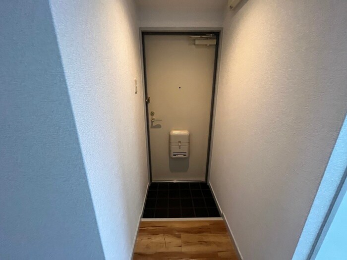 物件内観写真12　(玄関)