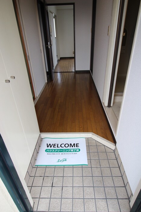 物件内観写真7　(玄関)