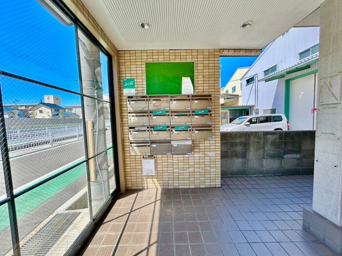 物件外観写真6　(建物設備)