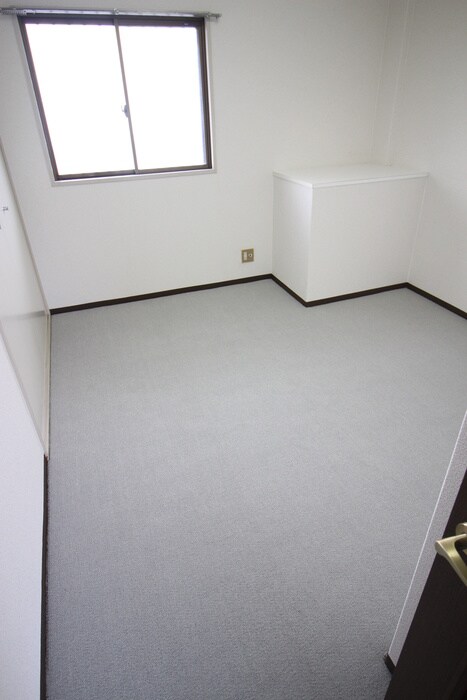 物件内観写真10　(居室)