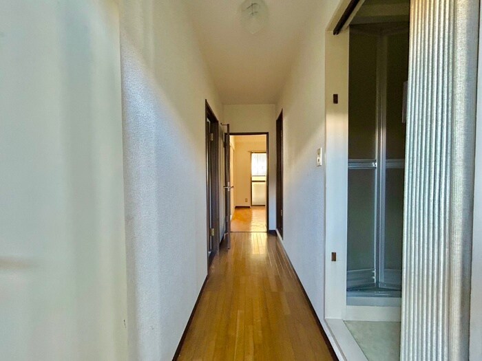 物件内観写真18　(廊下)