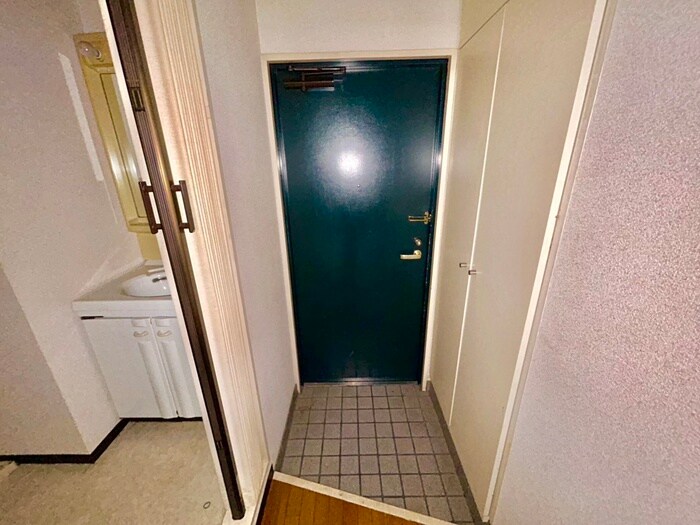 物件内観写真19　(玄関)
