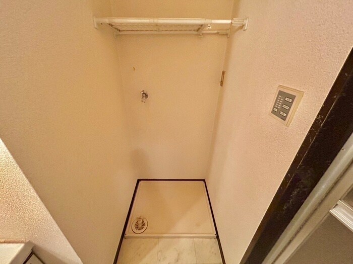 物件内観写真20　(洗濯機置場)