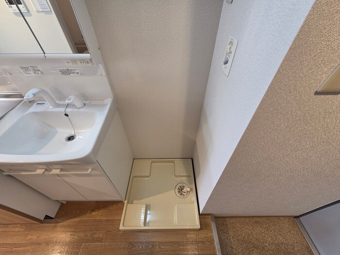 物件内観写真10　(洗濯機置場)