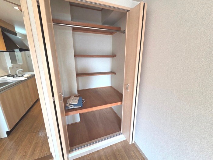 物件内観写真15　(収納)