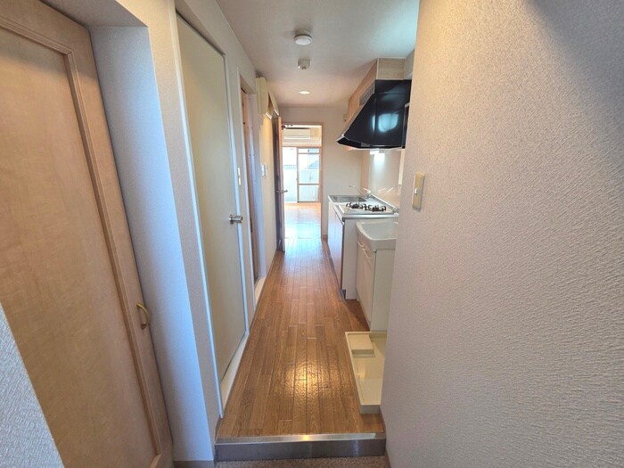 物件内観写真18　(廊下)