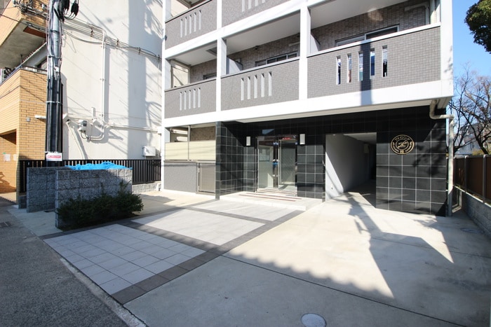 物件外観写真3　(駐輪場)