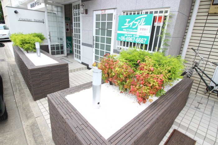 物件外観写真3　(エントランス部分)