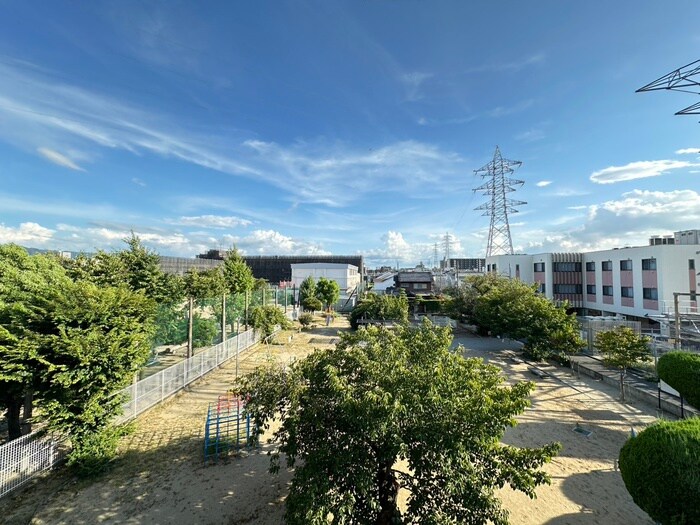 物件内観写真18　(室内からの展望)