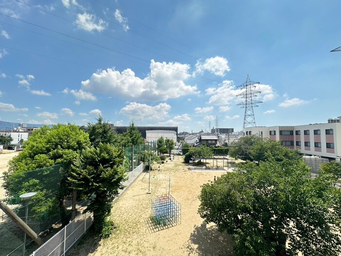 物件内観写真18　(室内からの展望)