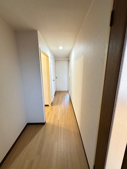 物件内観写真21　(廊下)