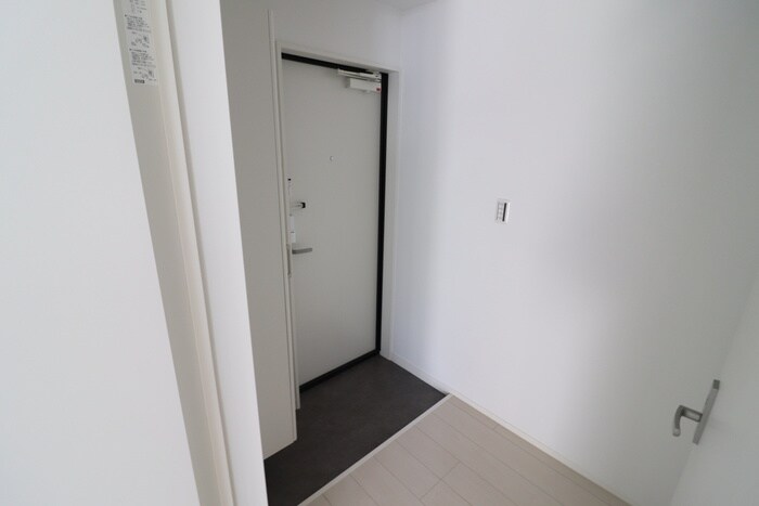 物件内観写真12　(玄関)