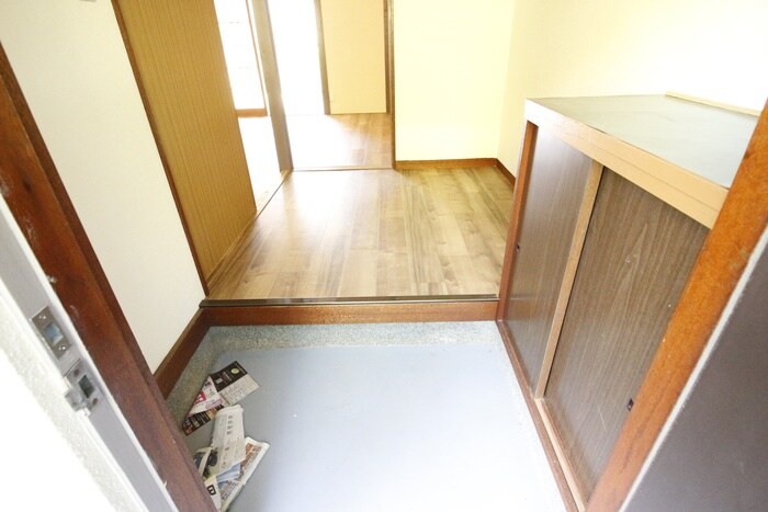 物件内観写真11　(玄関)