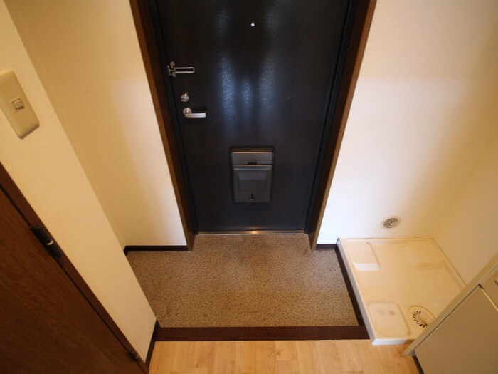 物件内観写真17　(玄関)