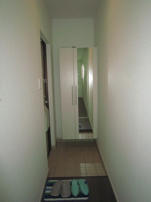 物件内観写真10　(玄関)