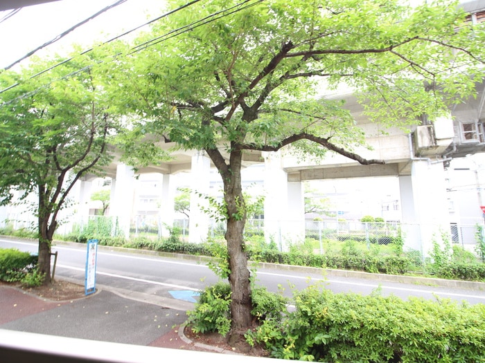 物件内観写真17　(室内からの展望)