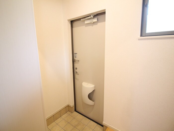 物件内観写真18　(玄関)