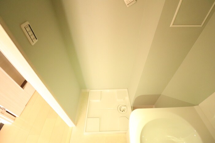 物件内観写真10　(洗濯機置場)