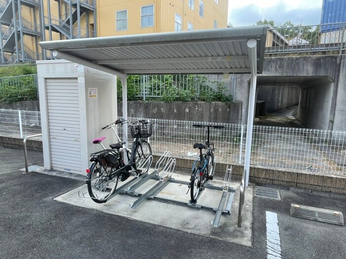 物件外観写真3　(駐輪場)