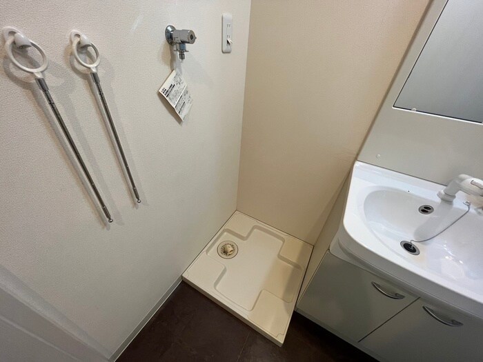 物件内観写真13　(洗濯機置場)