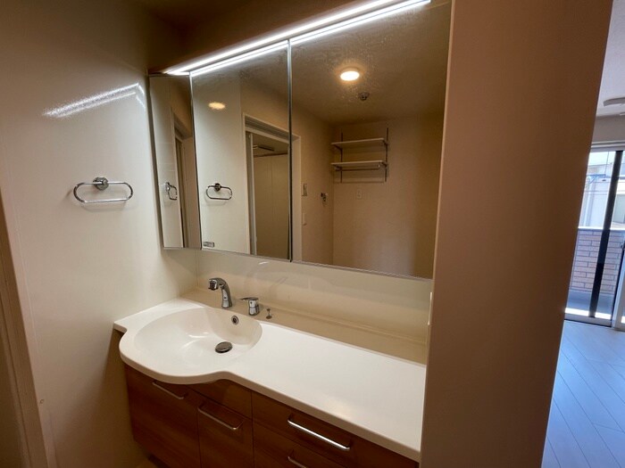 物件内観写真16　(洗面)